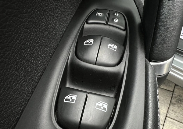 Nissan Qashqai cena 77900 przebieg: 91371, rok produkcji 2018 z Kisielice małe 781